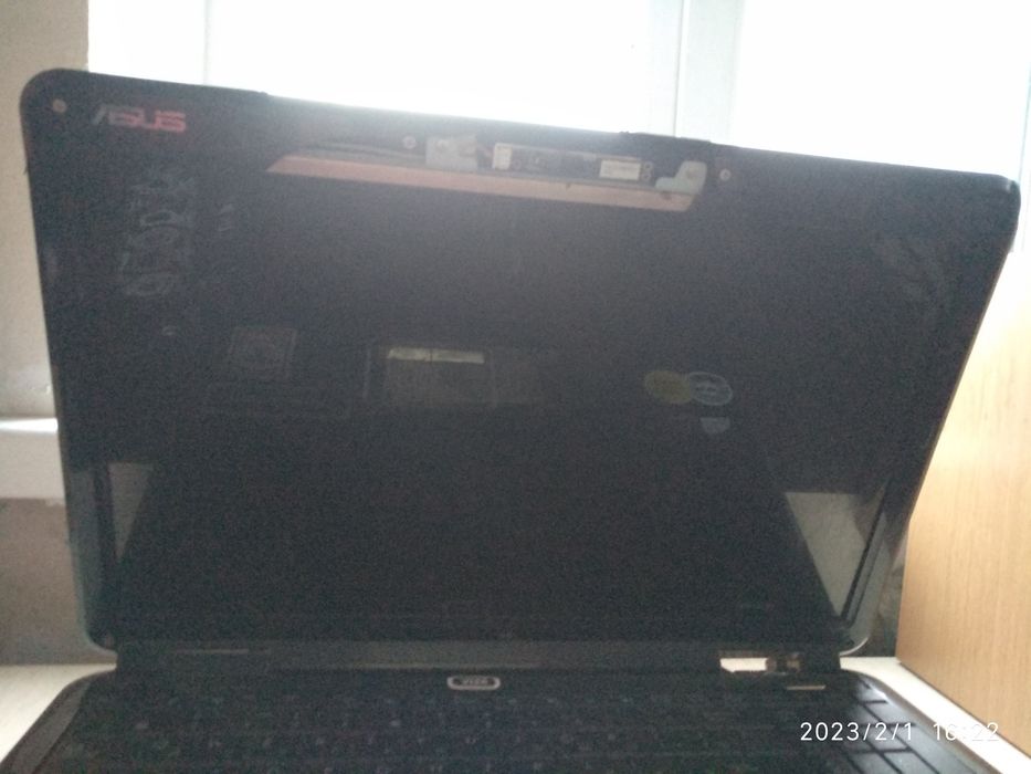 Ноутбук   ASUS .
