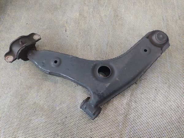 Braço de suspensão frente direito VOLVO V40 Combi (VW)