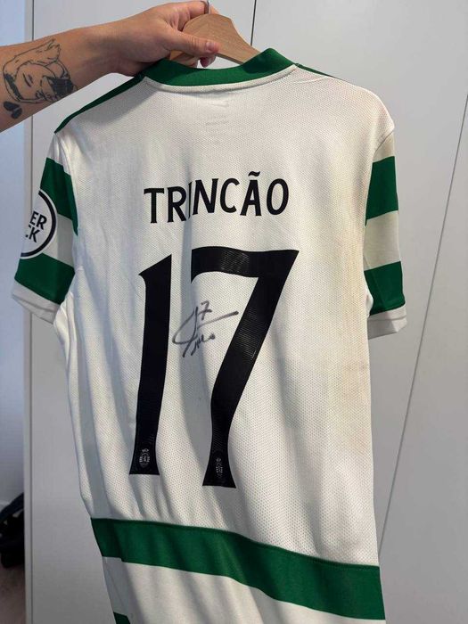Camisola assinada Francisco Trincão