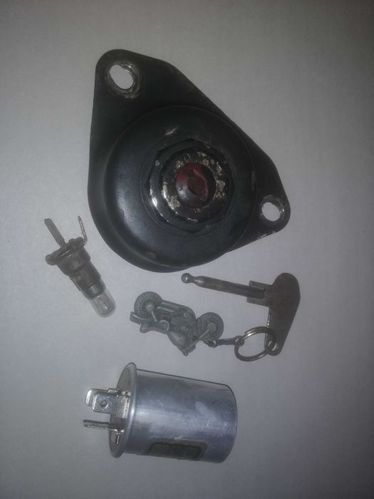 НОРМАЛЬНАЯ-Накладка бака ЯВА/JAWA 638 Made in Czechoslovakia.