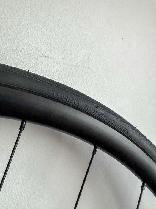 Koła DT SWISS R470 nowe z oponami Specialized Turbo