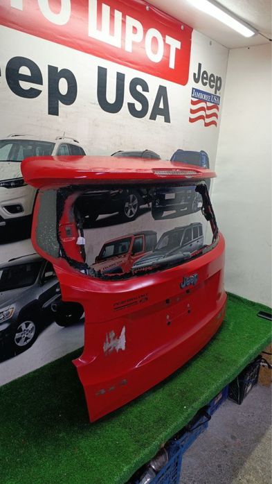 Кришка багажника Jeep Renegade Колір 686 68263314AA