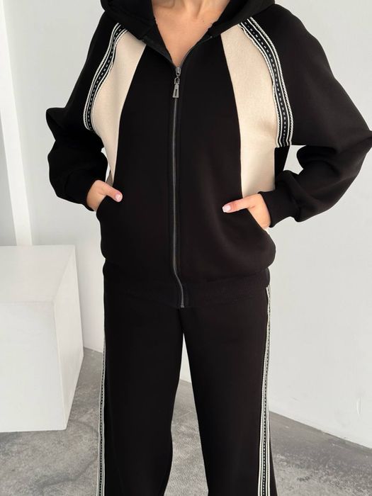 Теплий костюм на флісі новий