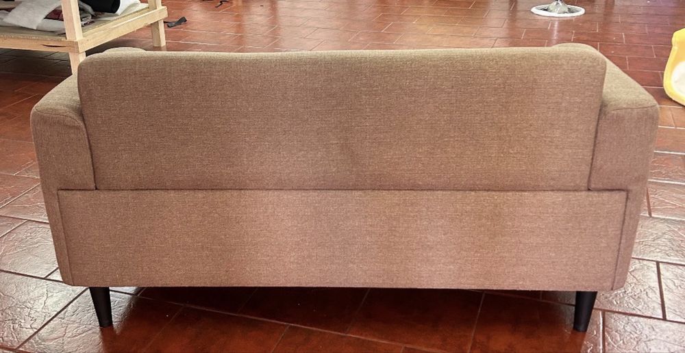 Sofa de dois lugares