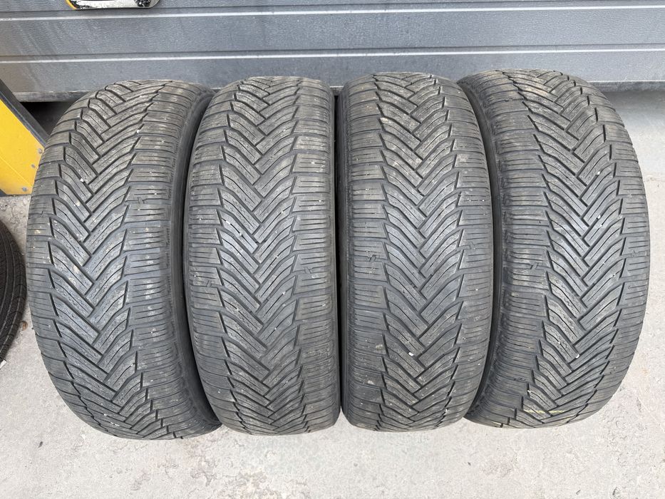 Шини зимові R17 215 60 Michelin Склад Осокорки RLX