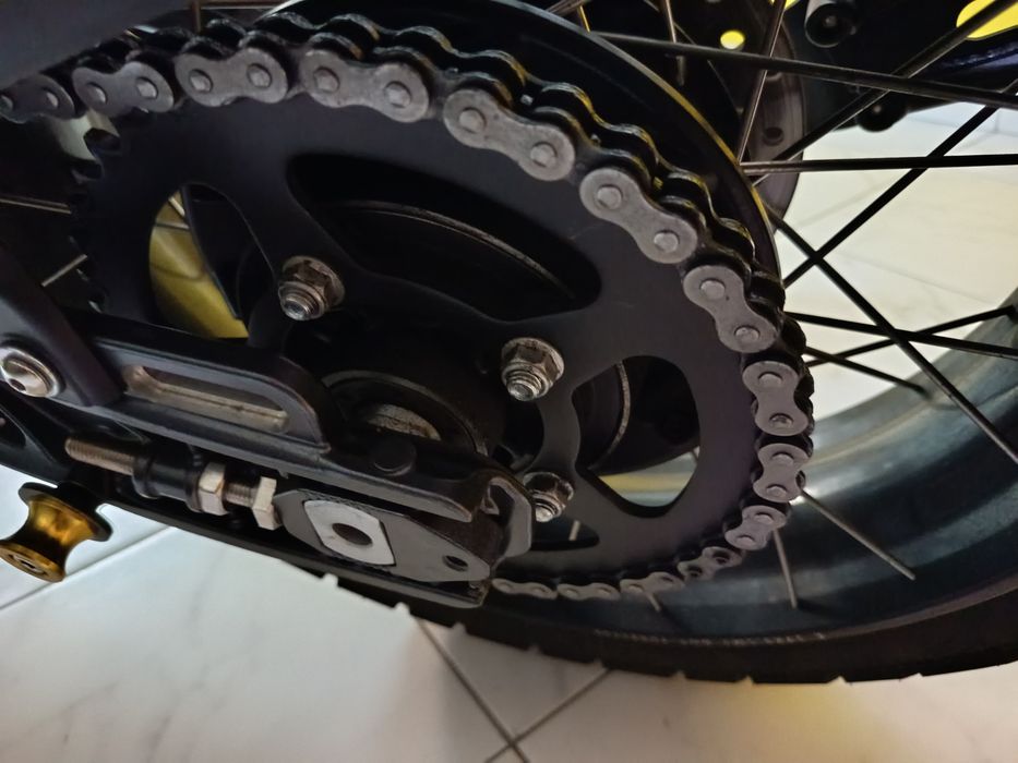 Zontes G1X 125, vários extras