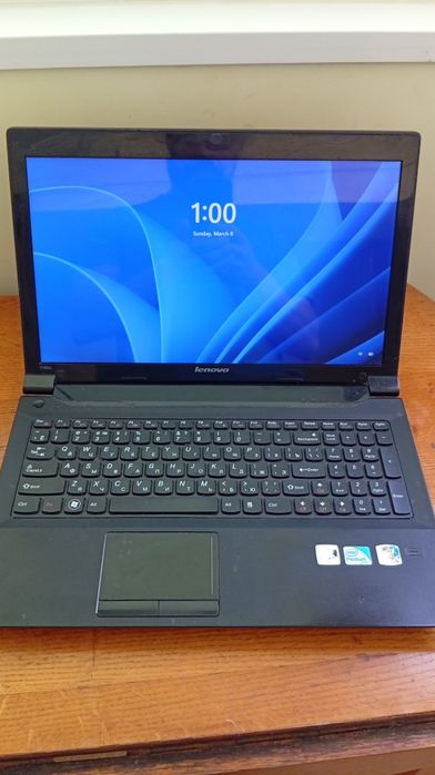 Lenovo V580c ноутбук SSD / нова батарея / 4GB