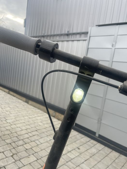 Продам електросамокат