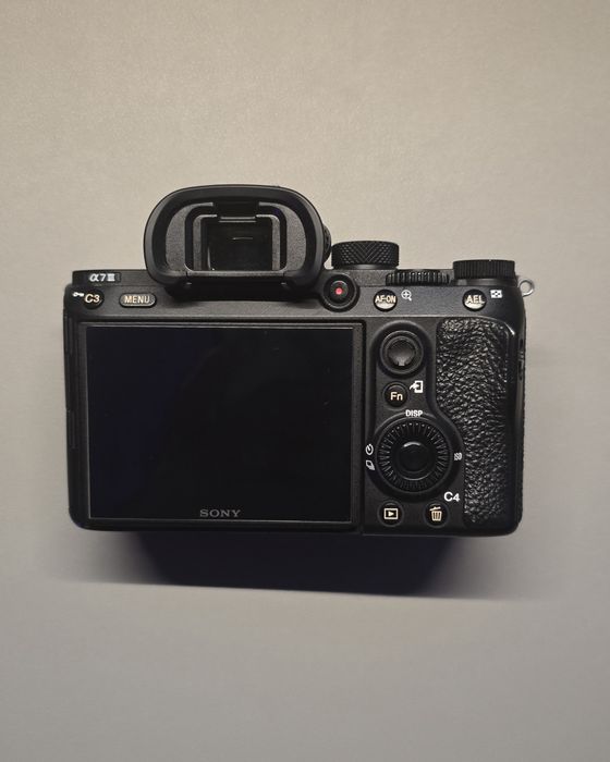 Sony A7 III + Sony FE 24-105mm F4 G OSS | Kit Profissional Foto e Vídeo