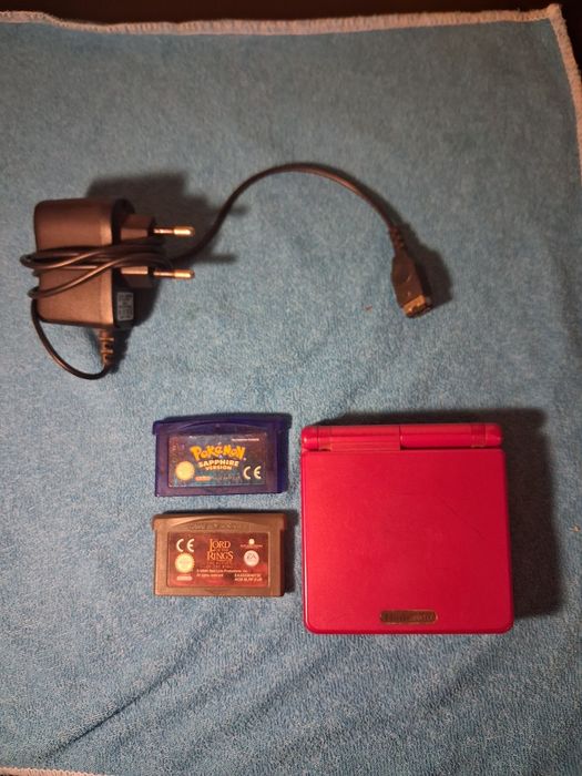 Game Boy Advance SP + Carregador + Pokémon Sapphire + O Senhor dos Anéis