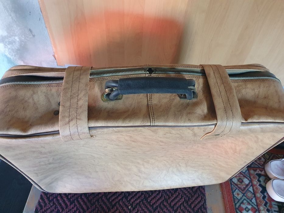 Walizka z czasów PRL