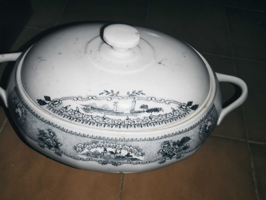 Conjunto Terrina e Travessa azul da Aguicera
