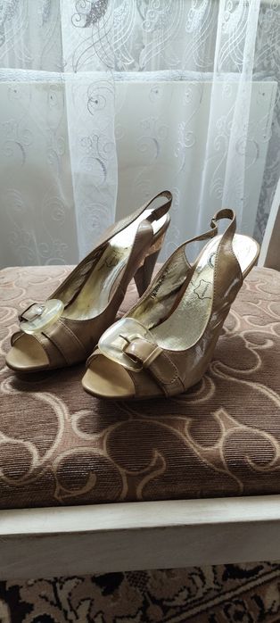 Продам туфлі б/у