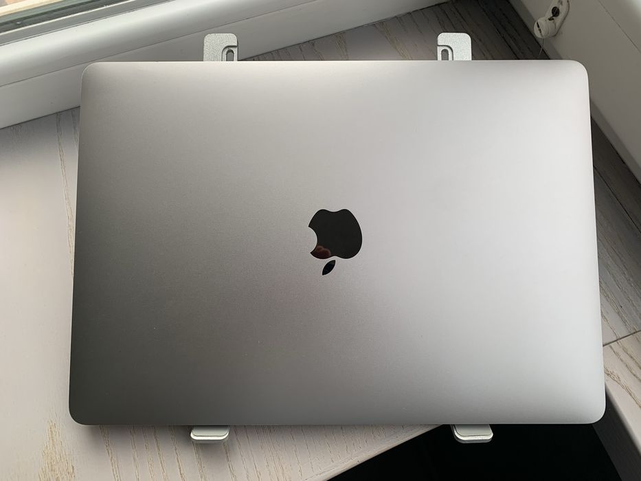Macbook Pro 13 2018 i7 | 16Gb | 500 ssd 143 цикли А1989
