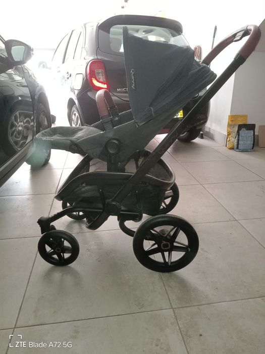 Carrinho bebé e acessórios