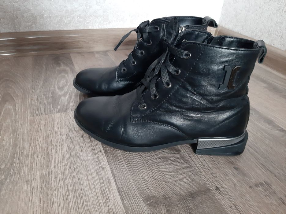 Шкіряні осінні ботінки