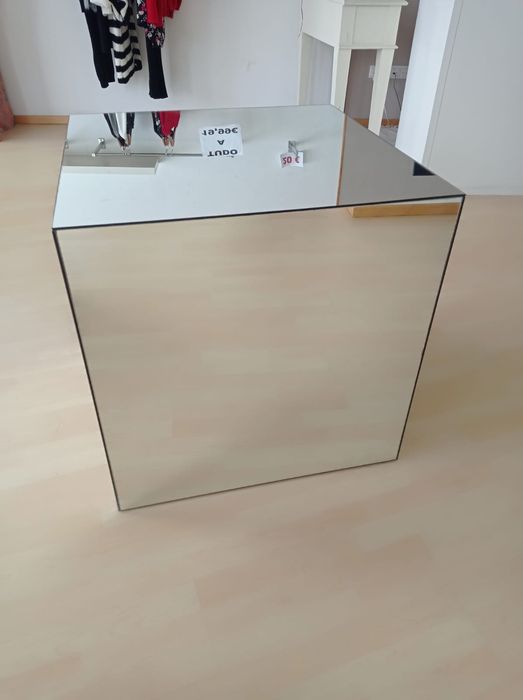 Cubo espelhado decorativo