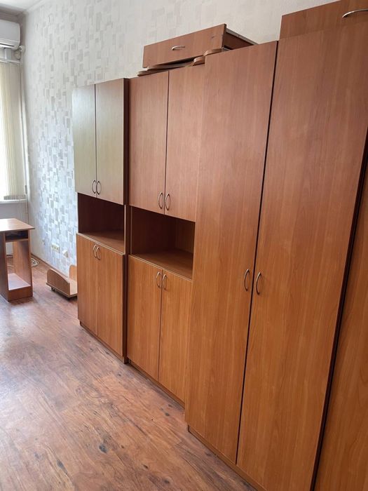 РАСПРОДАЖА столов письменные директорские маленькие большие шкафы стеллажи кресла