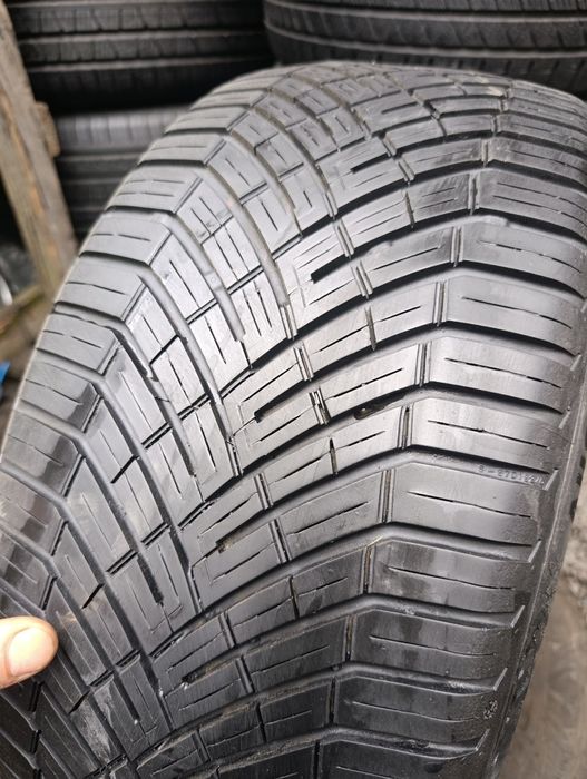 235/45/18 Continental All season contact 2