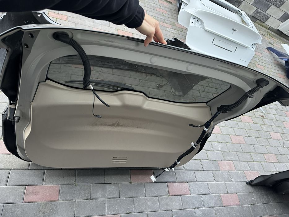 Nissan Rogue X- Trail T32 2014 - 2020 року Ляда Кришка багажника Бампер задній Підсилювач Фонарь лівий правий Пластик багажника весь комплект РОЗБОРКА