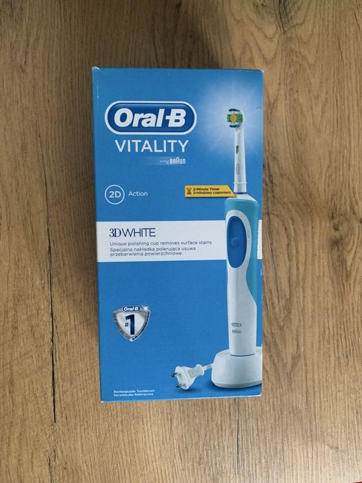 Szczoteczka ORAL-B komplet NOWA + 1 końcówka gratis