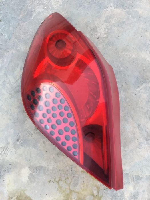 Farol Farolim Traseiro Peugeot 207 Esquerdo  Com Suporte Lâmpadas 2006 a 2010