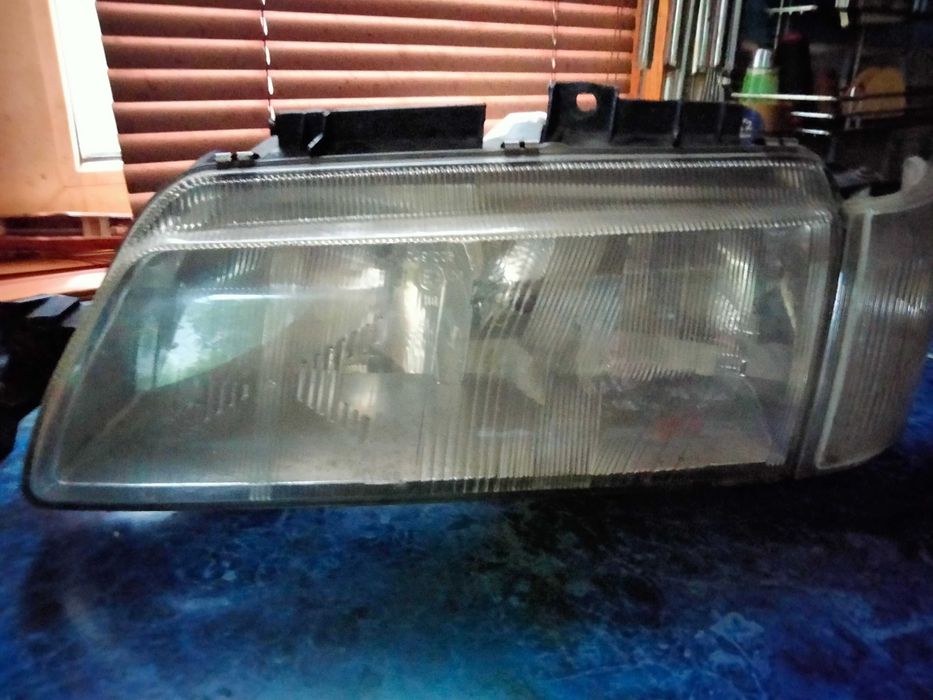Фара левая на Пежо 605 1990года