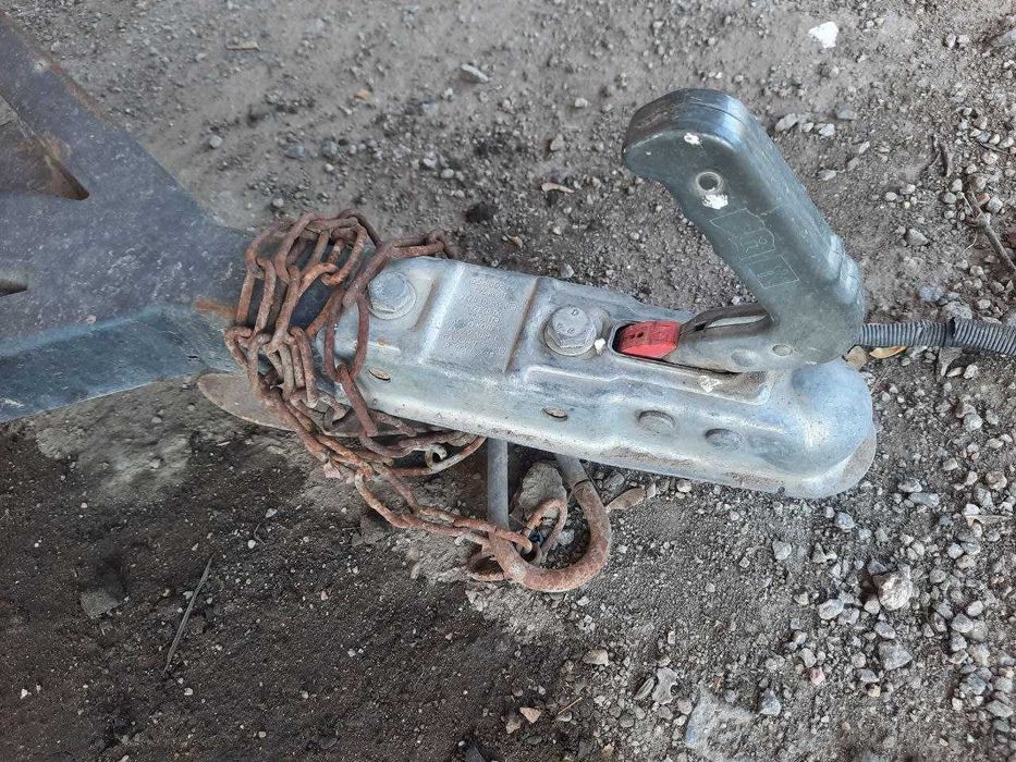 Легковий одноосний причіп Кременчуцького заводу причепів ЛЕВ  б/в