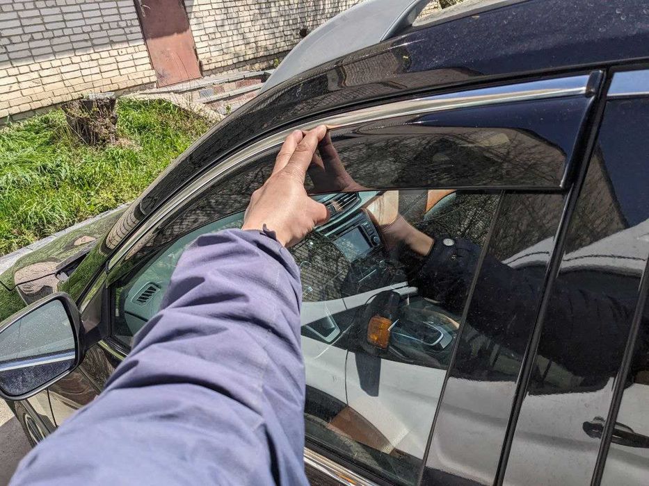 Вітровики дефлектори вікон Nissan Rogue Ніссан Рог з хромом і без