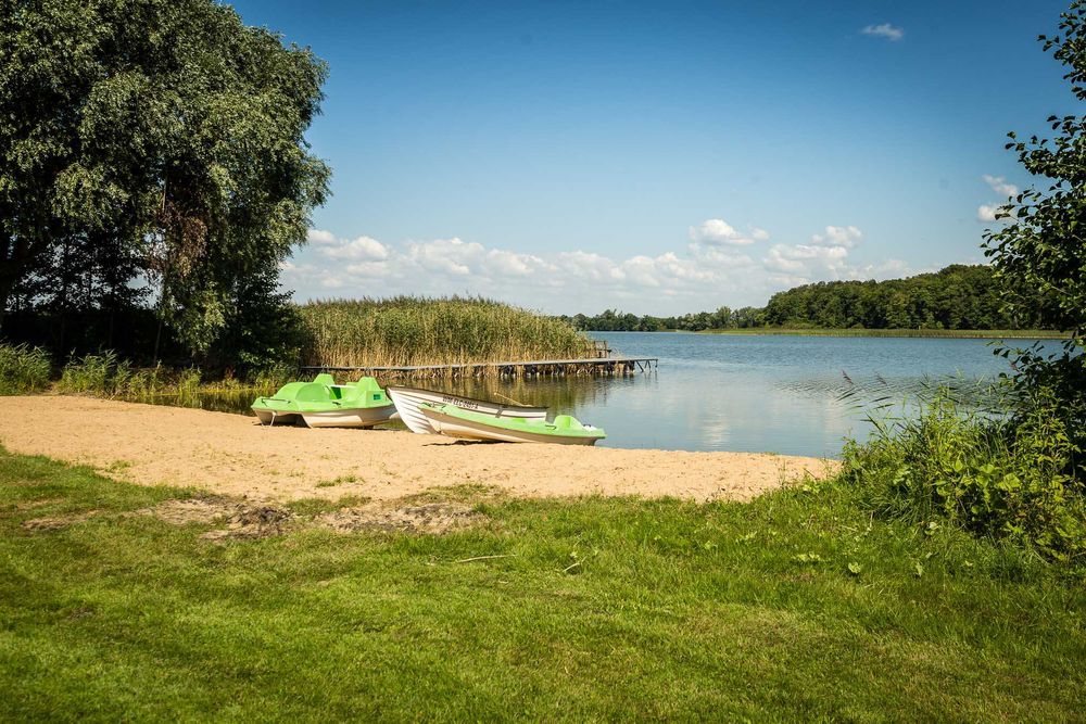 Dom z prywatną plażą mazury nad jeziorem wypoczynek