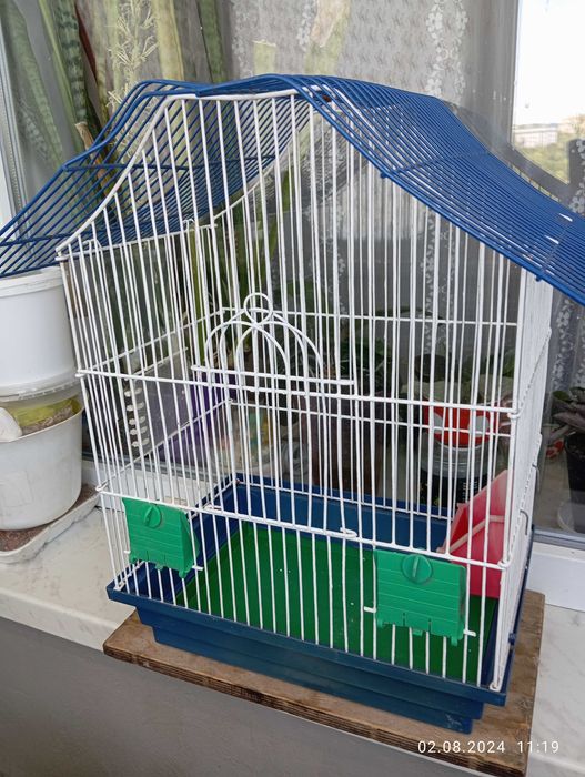 Продам клетку для попугаев