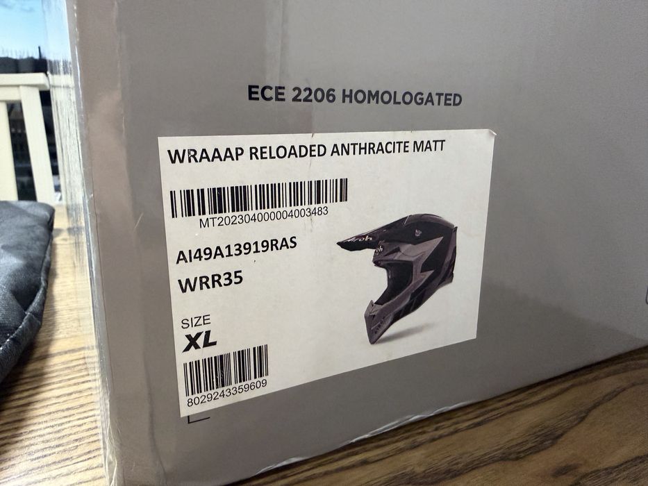 Kask Motocyklowy Airoh z goglami 100%, roz. XL