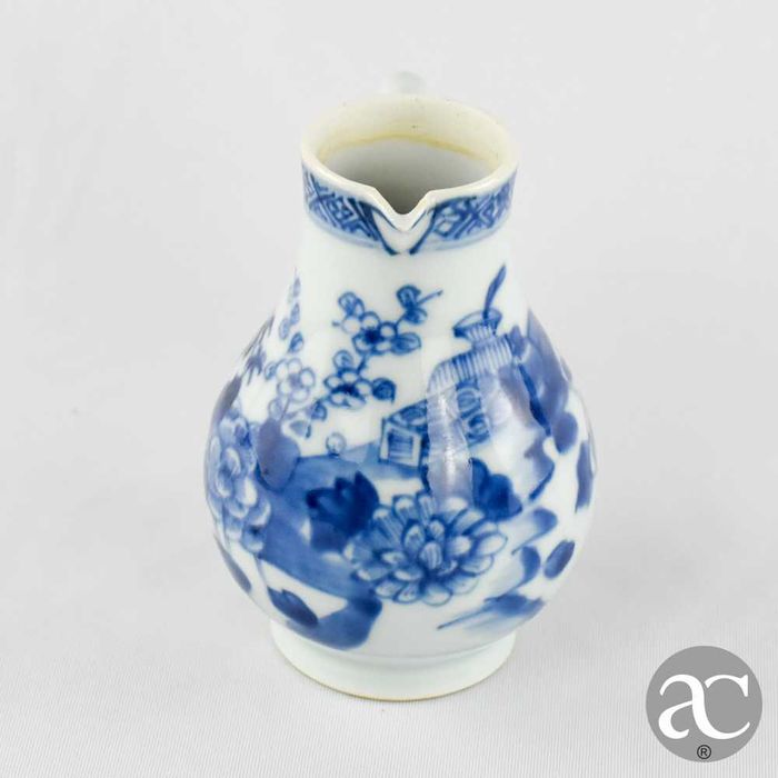 Leiteira porcelana da China, decoração floral, Qianlong séc. XVIII