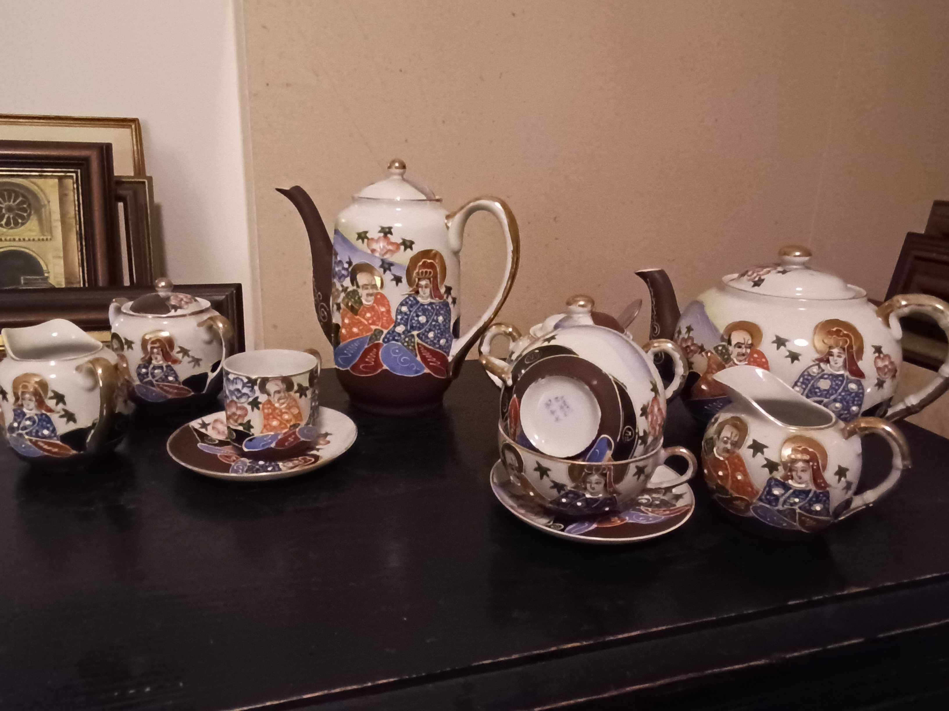 Antigo conjunto japonês para café em finíssima porcelan