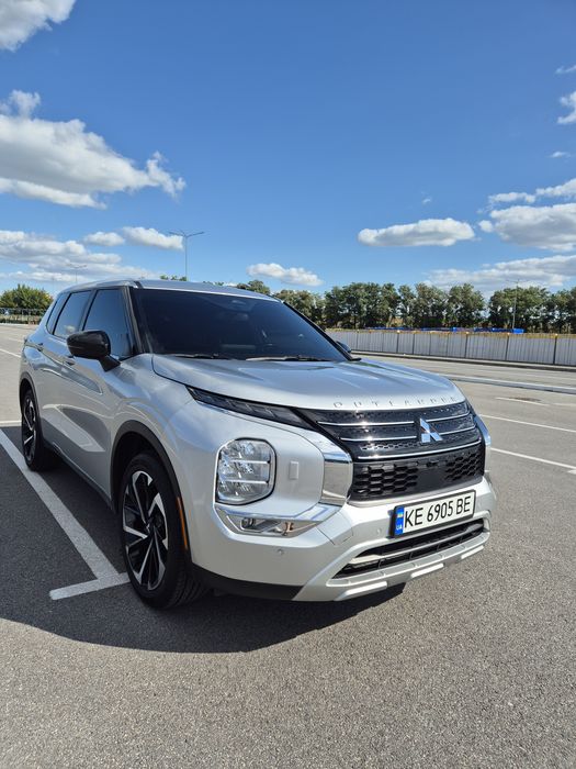 Продається Mitsubishi Outlander 2022 року