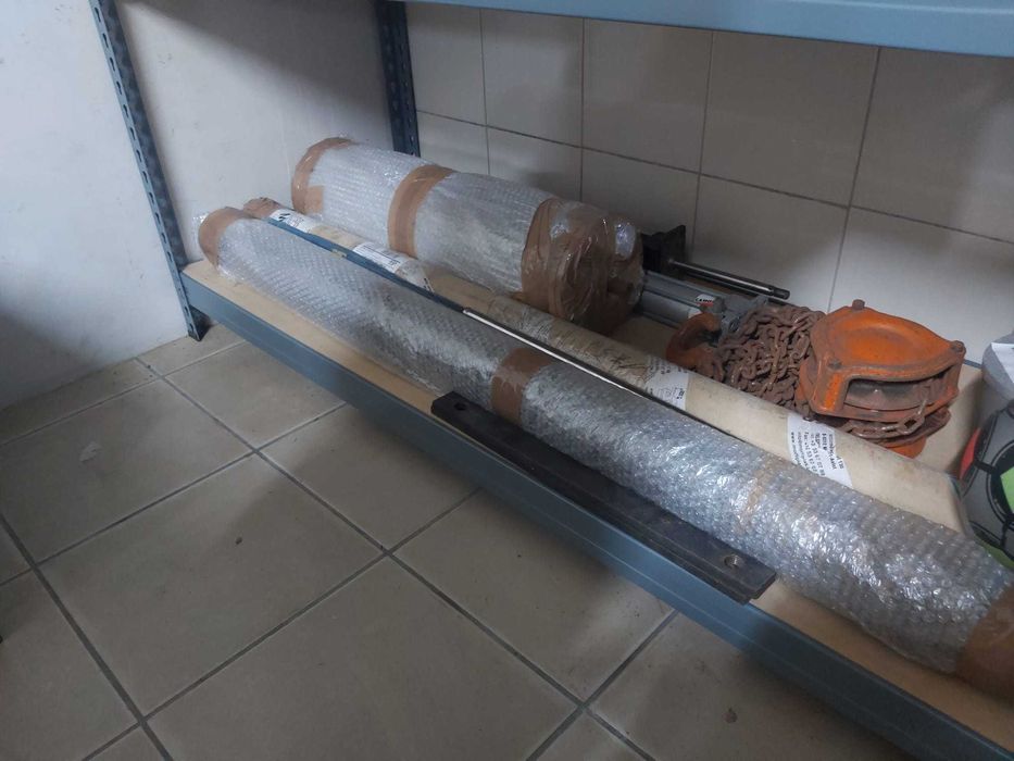 Componentes Industriais - Lote de Material