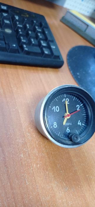 Продам  кварцевый годинник ваз 2106