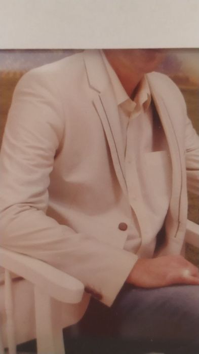 Пиджак мужской р. 46-48 светлый нарядный