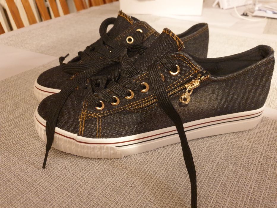 Buty, nowe trampki,  roz 40