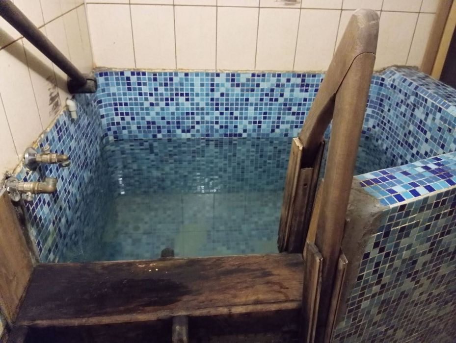 БАНЯ  БАССЕЙН Павлоград  сауна посуточно беседка басейн  дом бесетка