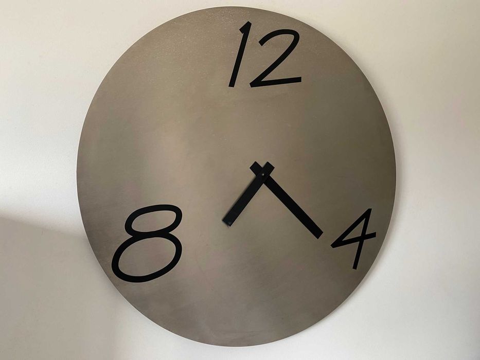 Relógio grande decorativo