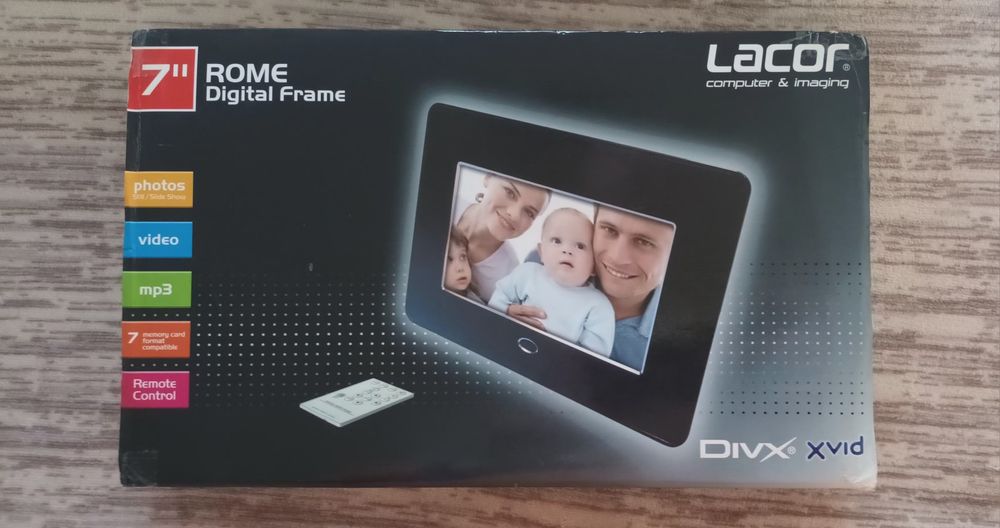 Moldura digital 7" NOVA, ainda na caixa