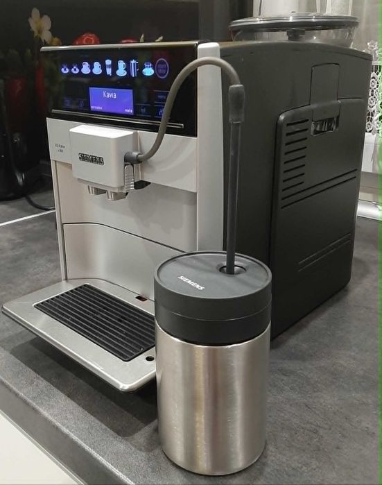 Ekspres do kawy Siemens EQ.6 plus s300 srebrny/ stan idealny/mało używany