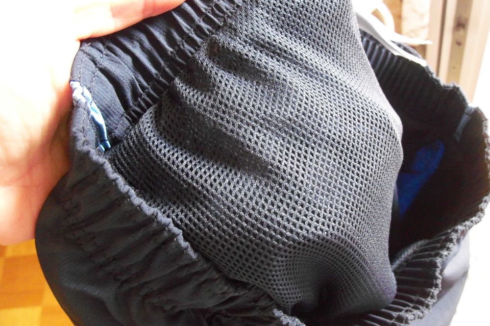 ADIDAS granatowe spodnie dresowe na podszewce chłopięce rozm.146-152