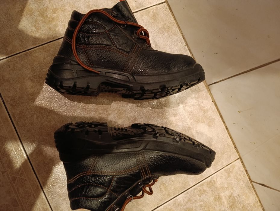 Ботинки рабочие новые 41 размер