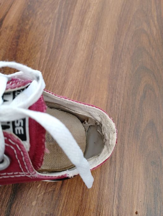 Converse bordowe