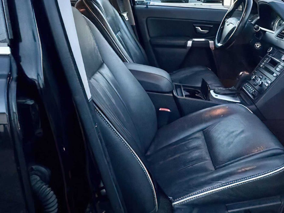 Volvo XC90      2013