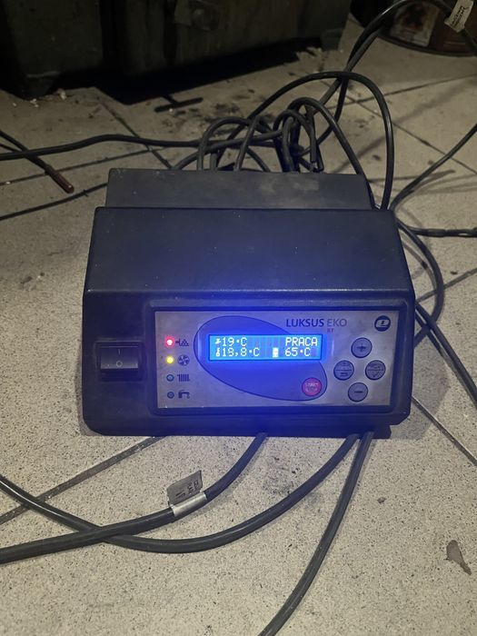 Podajnik z wkladem paleniska na trocine 25/50kw z sterownikiem