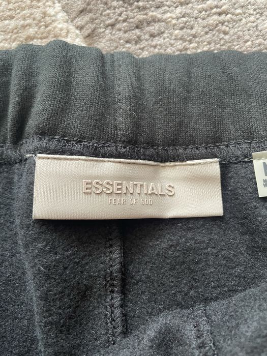 Шорти Essentials