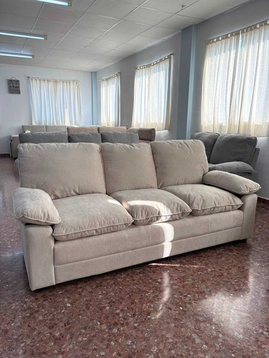 Sofá 3+2 em promoção, novo, bege